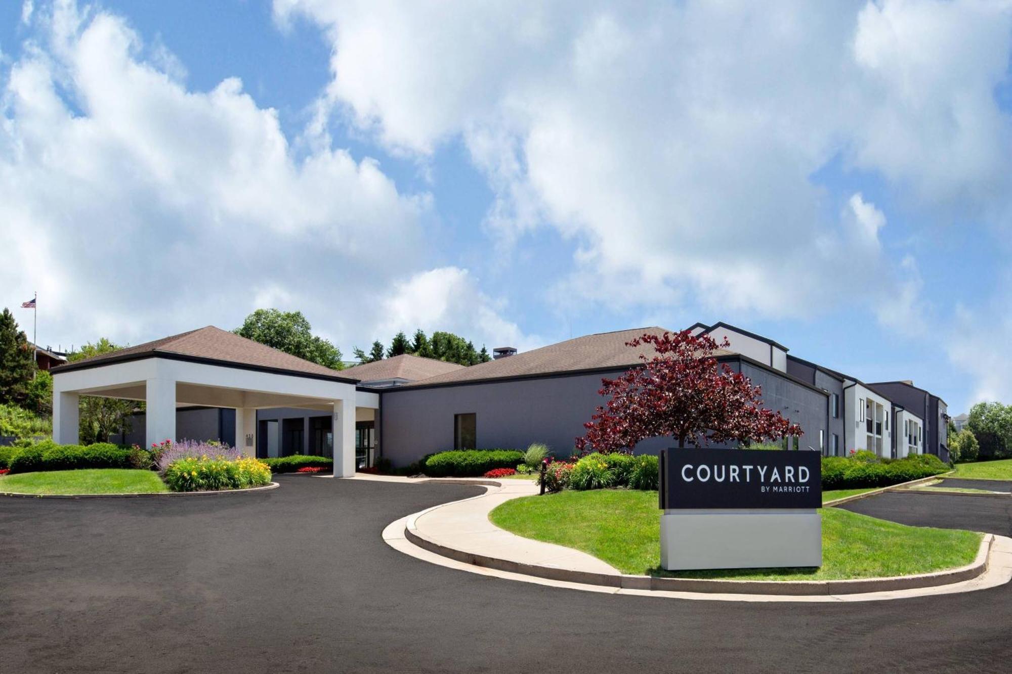 Courtyard By Marriott Pittsburgh Airport Hotell Coraopolis Eksteriør bilde