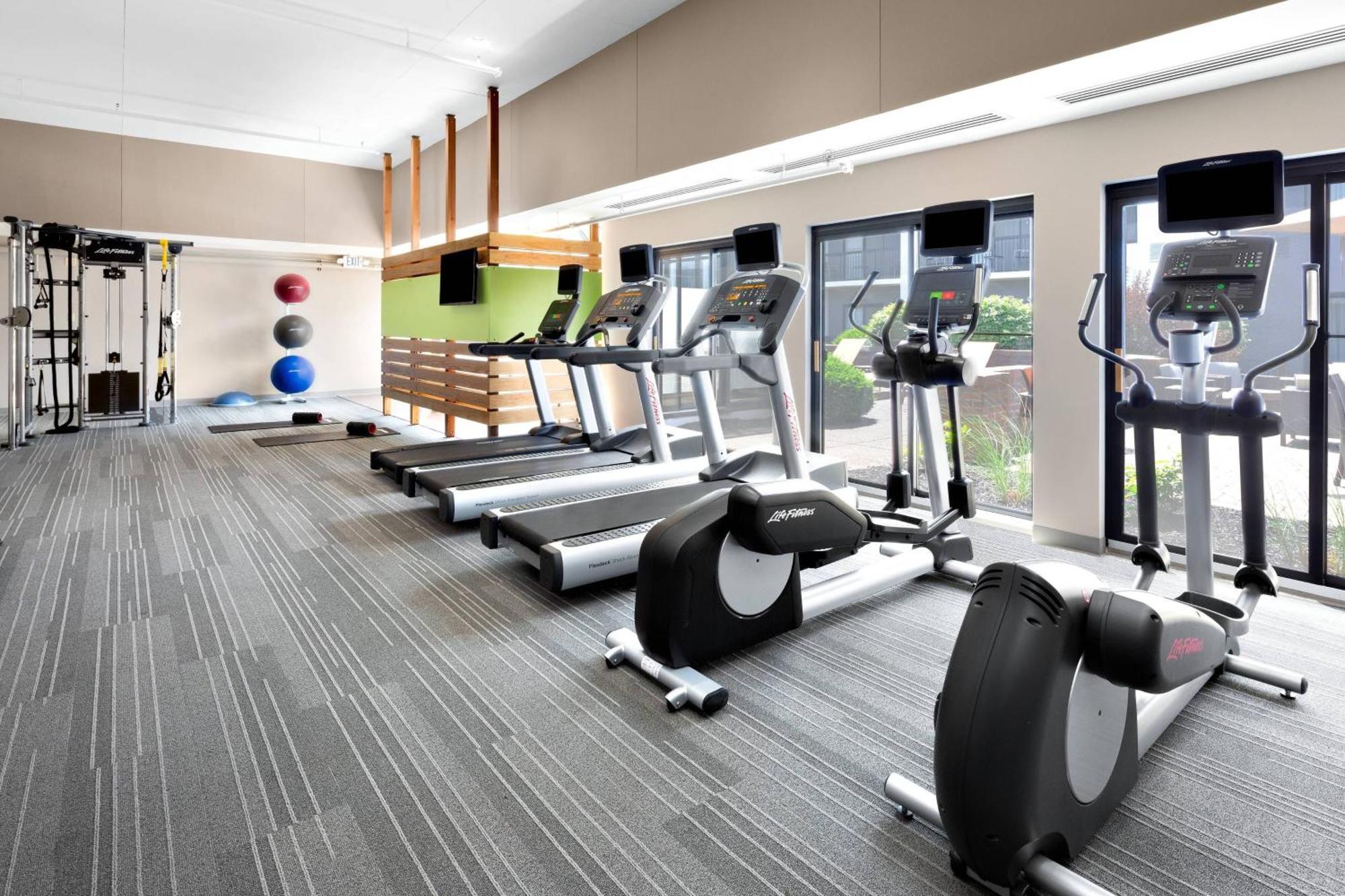 Courtyard By Marriott Pittsburgh Airport Hotell Coraopolis Eksteriør bilde