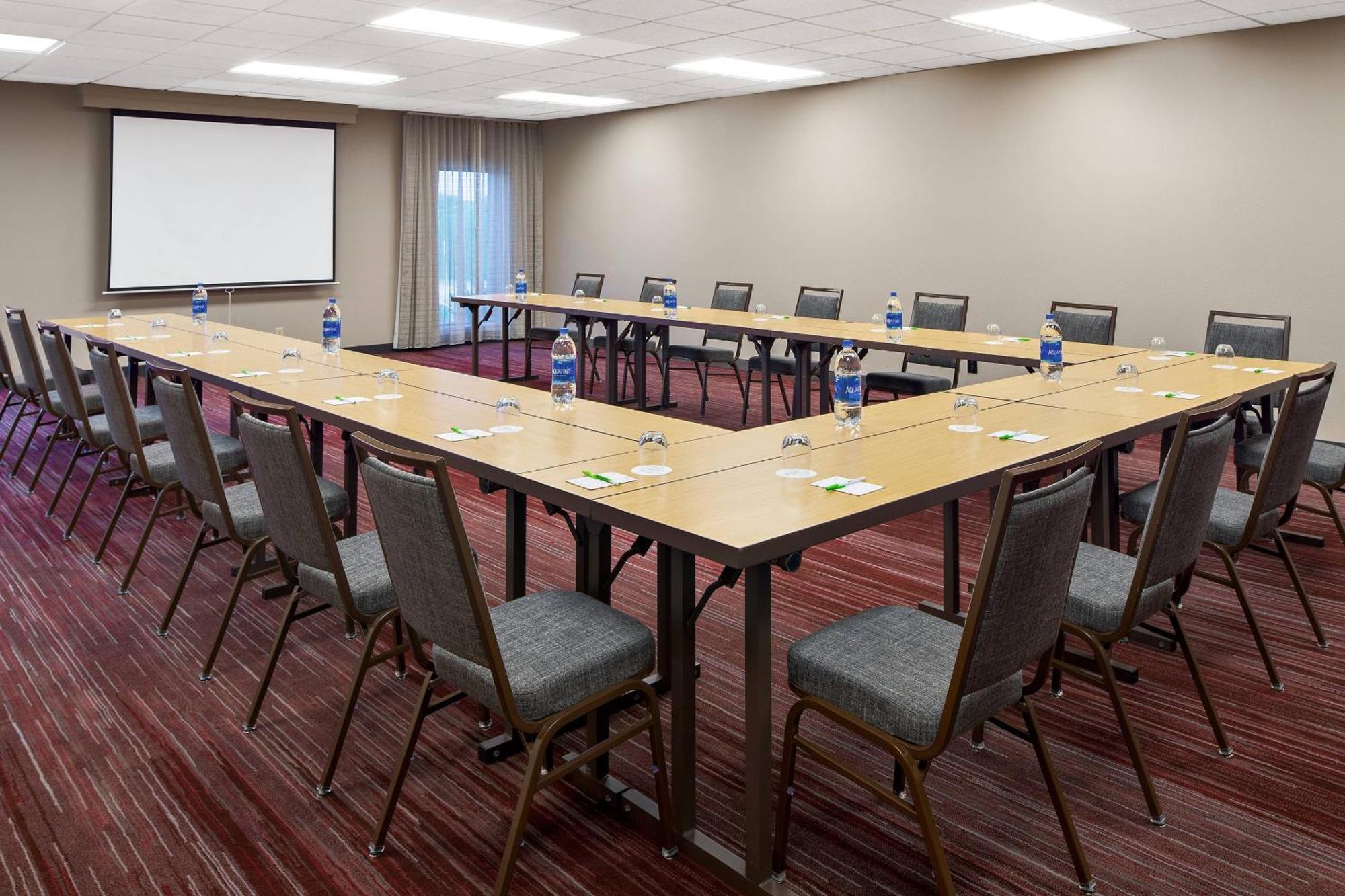 Courtyard By Marriott Pittsburgh Airport Hotell Coraopolis Eksteriør bilde