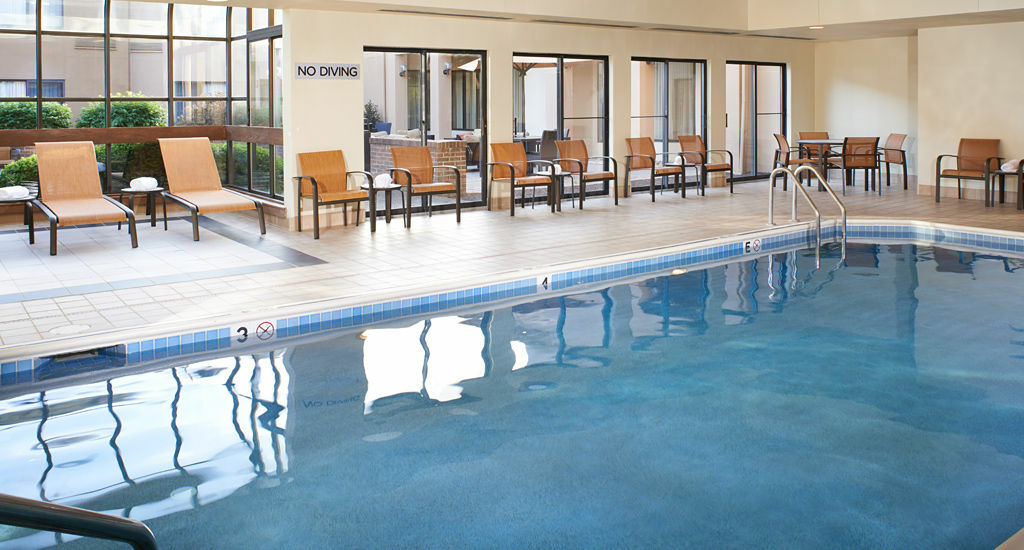 Courtyard By Marriott Pittsburgh Airport Hotell Coraopolis Eksteriør bilde